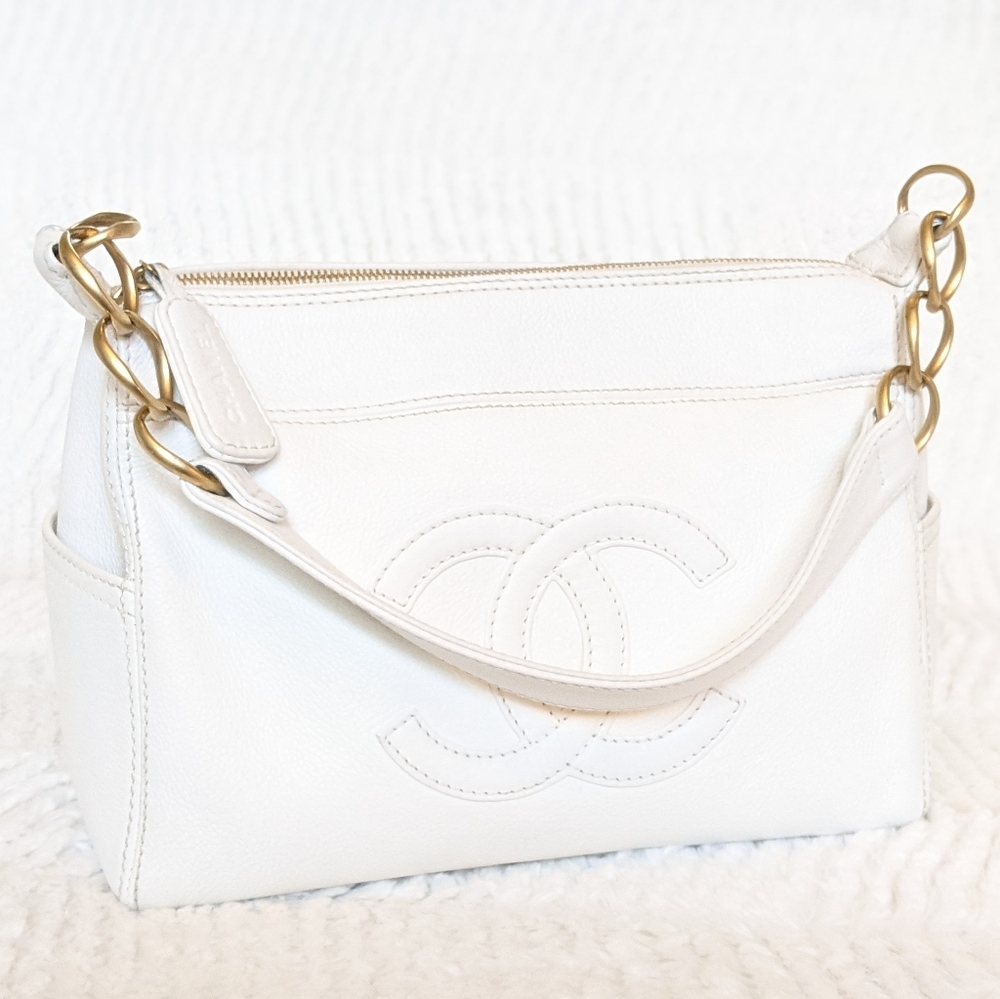 ✅PRICE FIRM✅CHANEL Gold Hoop Shoulder Bag - Picture 2 of 12